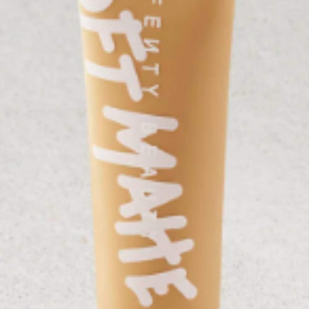 Fenty Beauty Pro Filt'r Soft Matte Longwear Foundation
